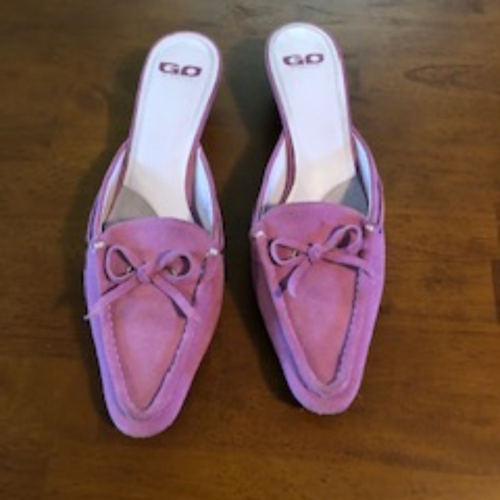 Lilac 1-1/2"  suede mules